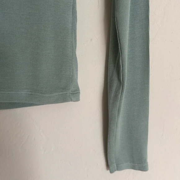 Victoria’s Secret Henley - Picture 3 of 4